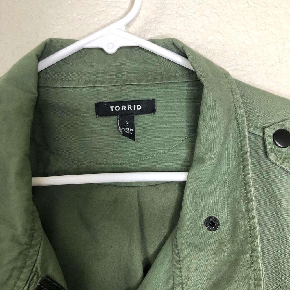 Torrid Women's Army Green Utility Jacket Sz 2 - Picture 3 of 6